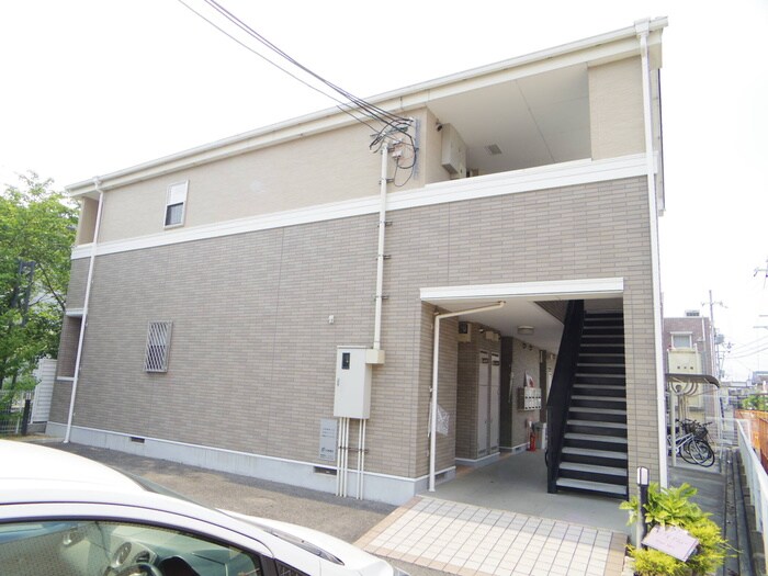 物件外観写真2　(エントランス部分)