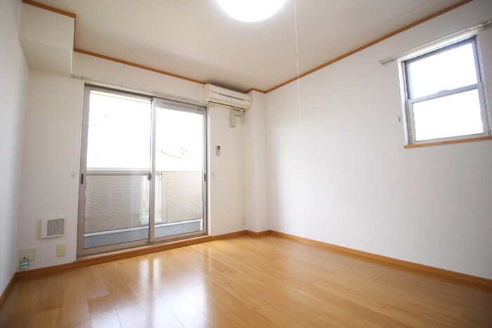 物件内観写真4　(居室)