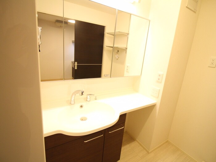 物件内観写真13　(洗面)