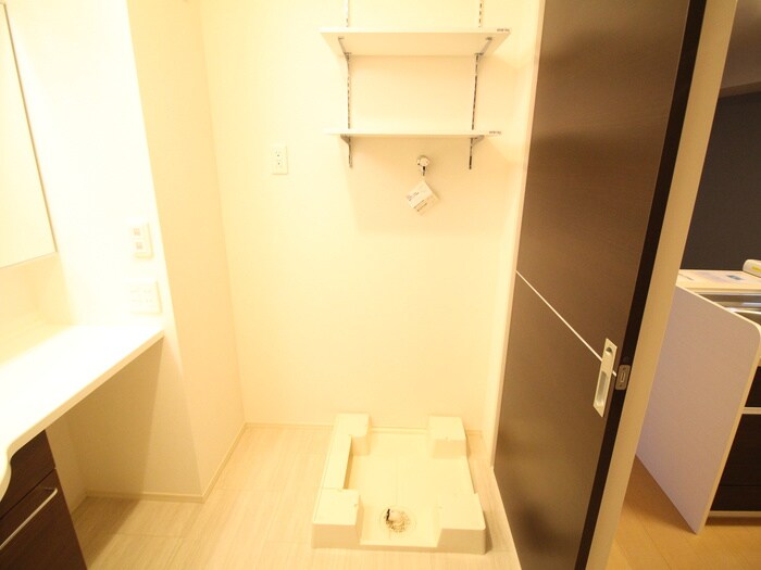 物件内観写真14　(洗濯機置場)