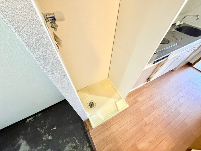 物件内観写真14　(洗濯機置場)