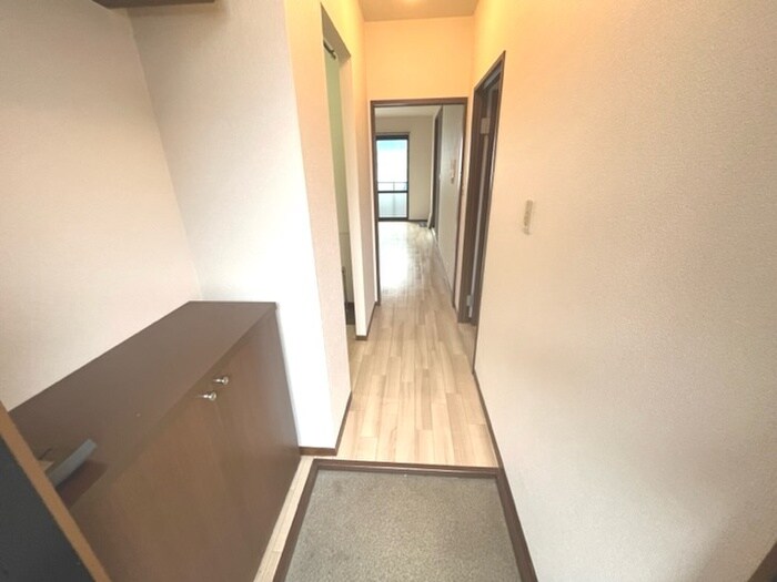 物件内観写真17　(玄関)