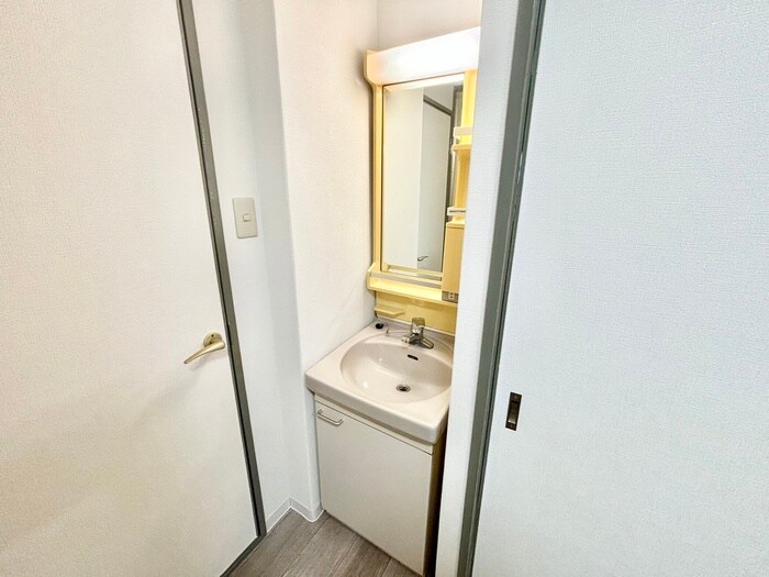 物件内観写真9　(洗面)