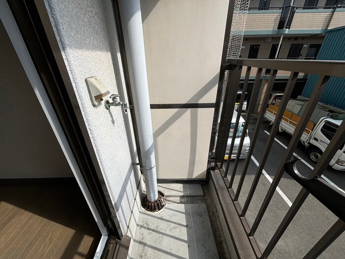 物件内観写真12　(洗濯機置場)