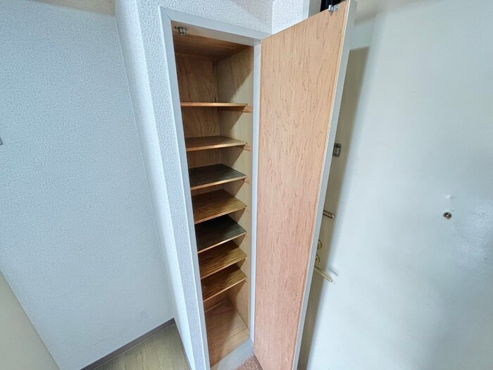 物件内観写真18　(靴箱)