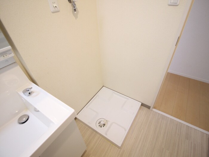 物件内観写真14　(洗濯機置場)