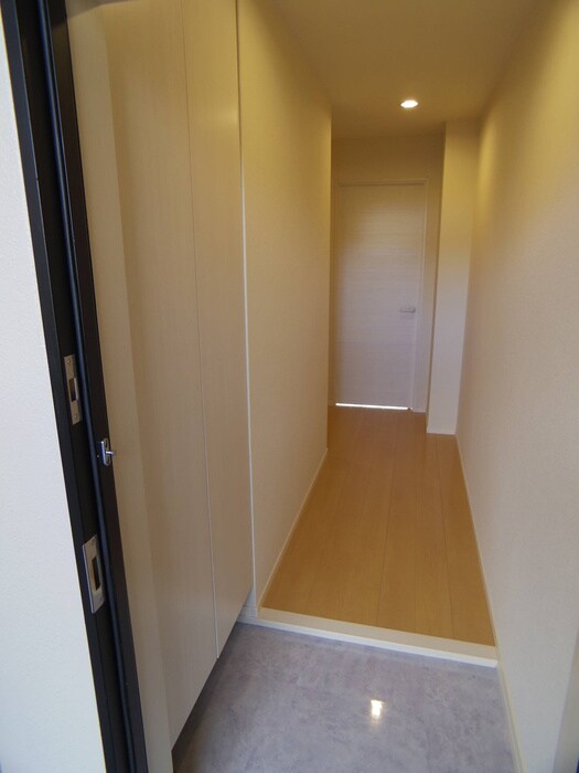物件内観写真16　(玄関)