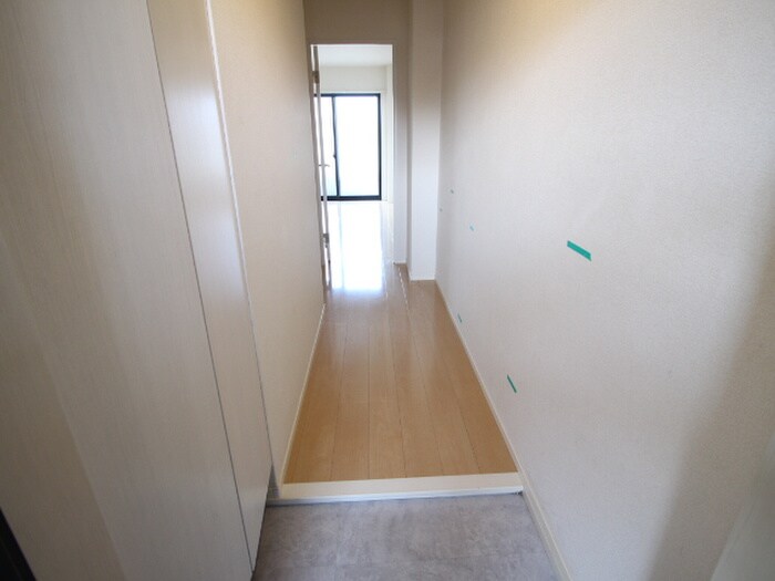 物件内観写真22　(廊下)