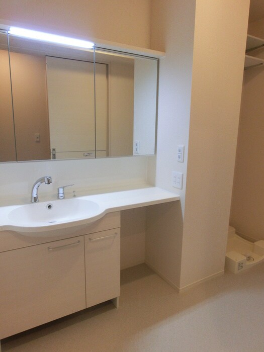 物件内観写真13　(洗面)