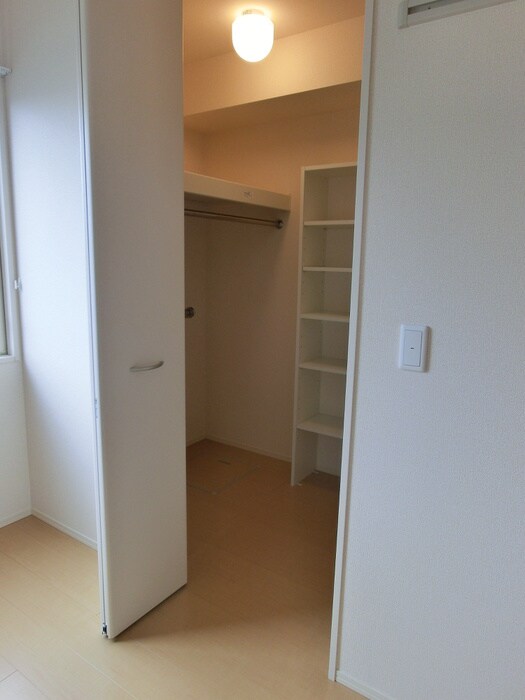 物件内観写真14　(収納)