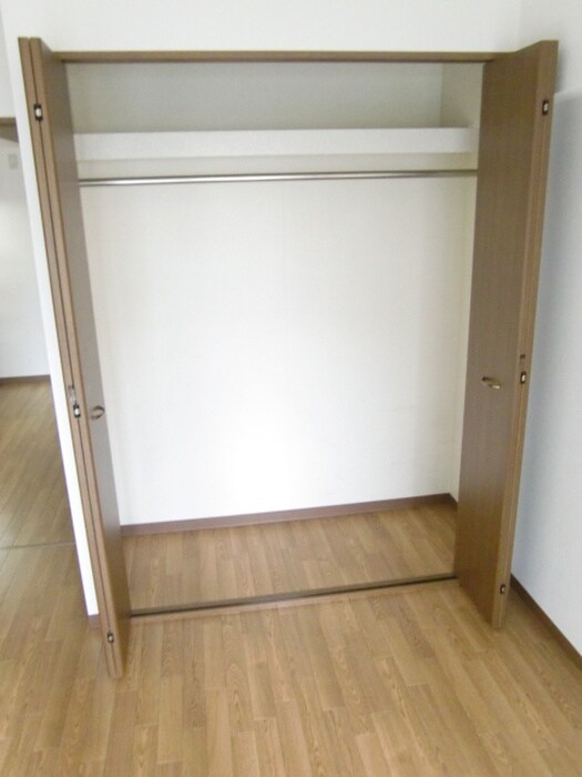 物件内観写真12　(収納)