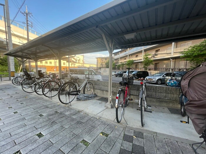 物件外観写真3　(駐輪場)
