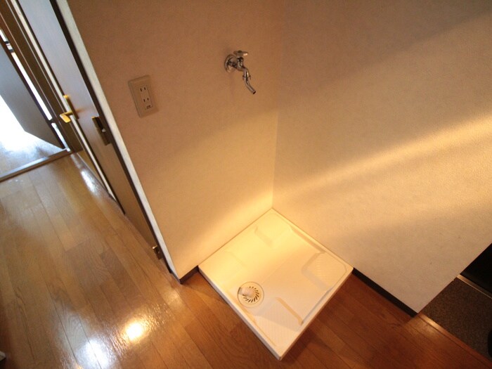 物件内観写真11　(洗濯機置場)