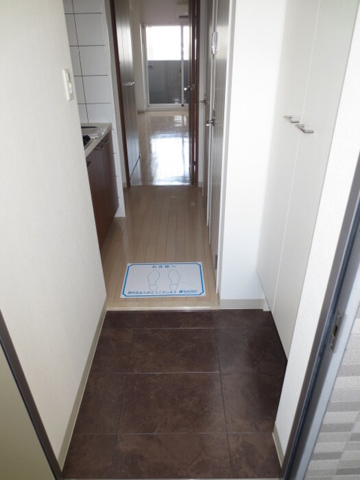 物件内観写真13　(玄関)