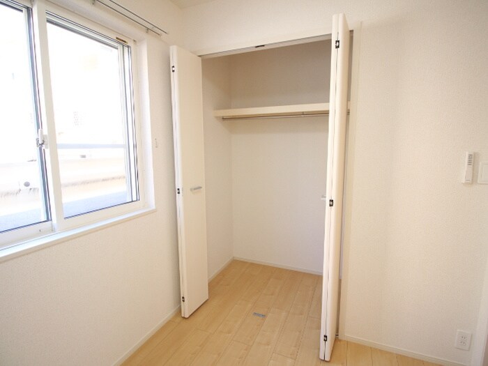 物件内観写真13　(収納)