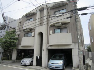 ミレニアム逆瀬川外観写真