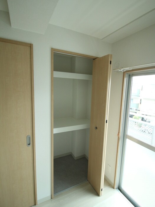 物件内観写真13　(収納)