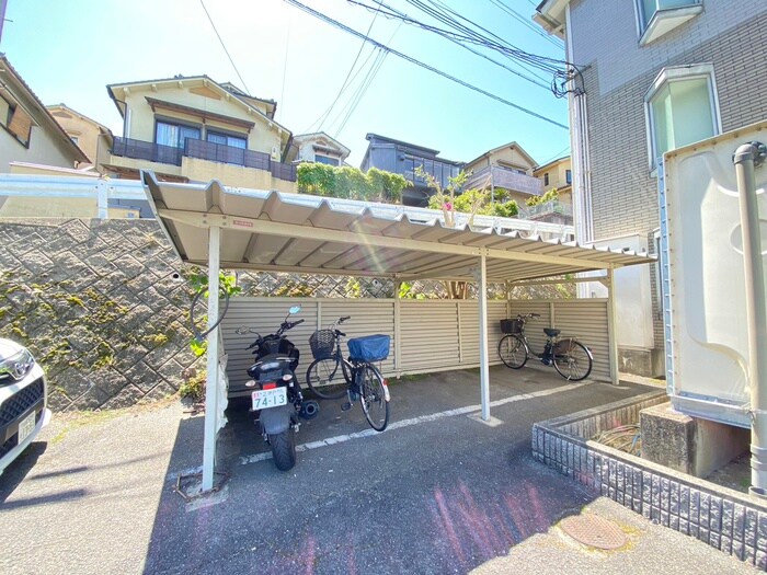 物件外観写真3　(駐輪場)