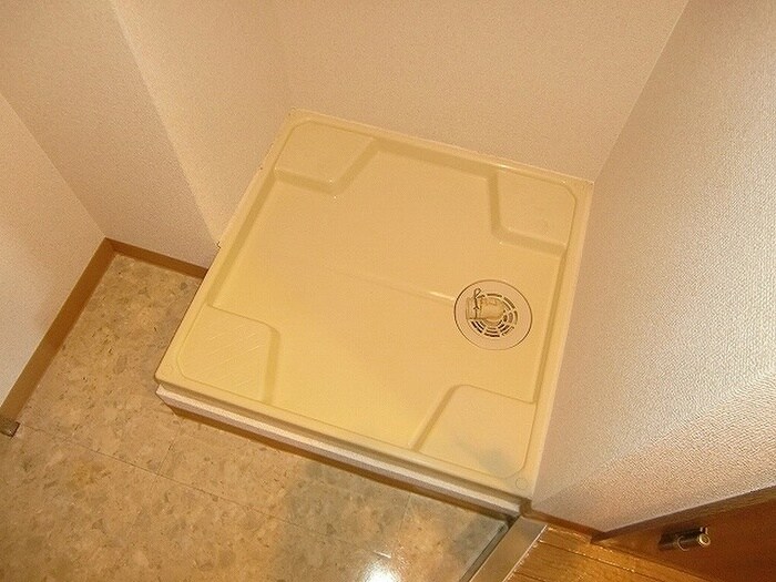 物件内観写真7　(洗濯機置場)