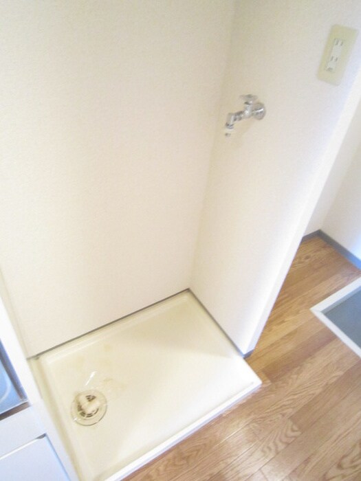 物件内観写真10　(洗濯機置場)