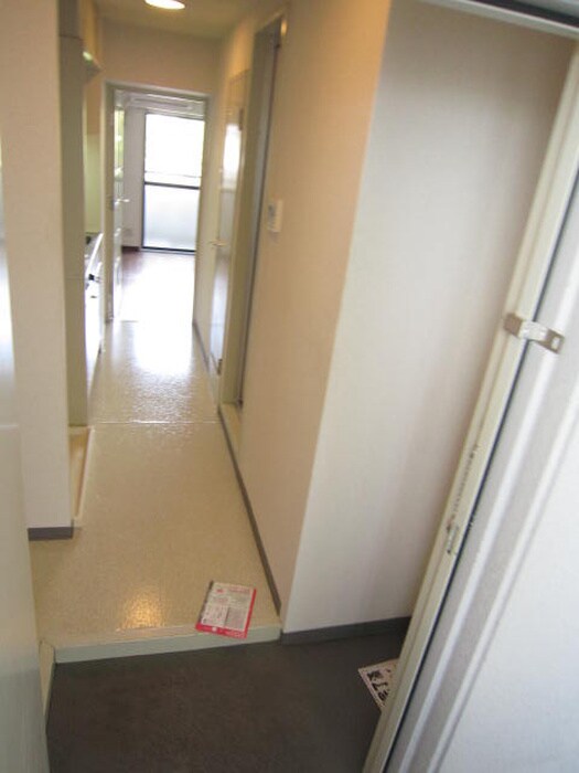 物件内観写真11　(廊下)