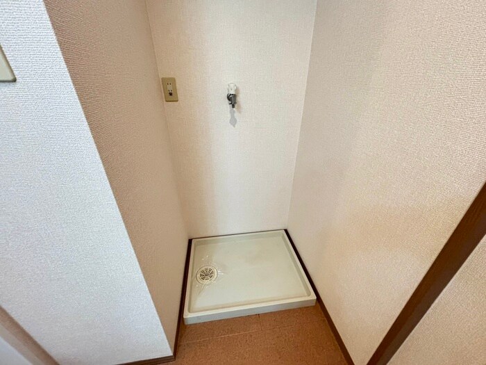 物件内観写真17　(洗濯機置場)