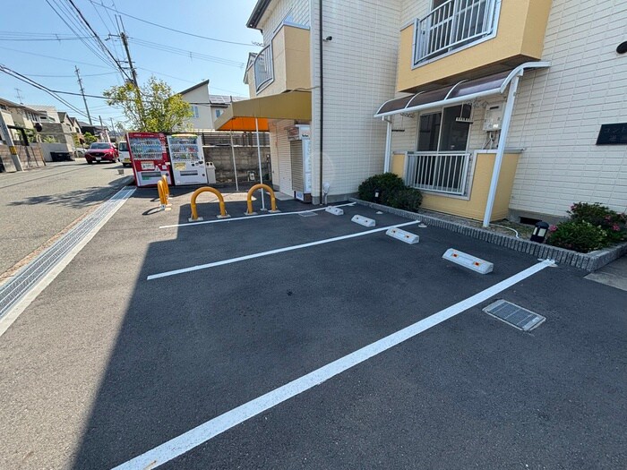 物件外観写真5　(駐車場)