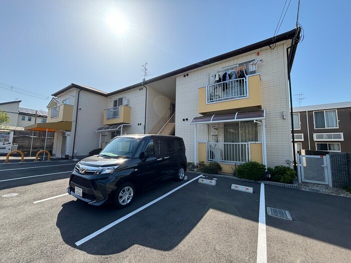 物件外観写真6　(エントランス部分)