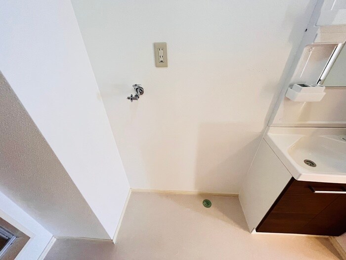 物件内観写真13　(洗濯機置場)