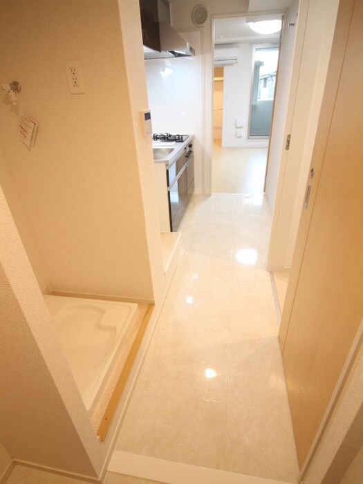 物件内観写真7　(玄関)