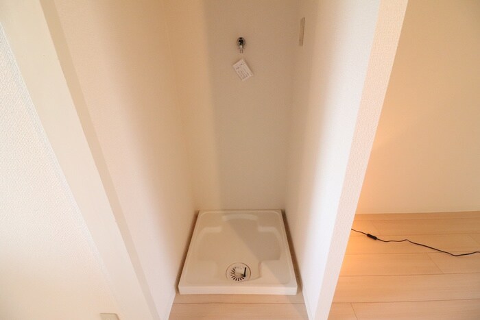 物件内観写真12　(洗濯機置場)