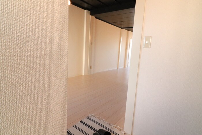 物件内観写真16　(玄関)