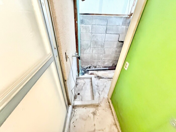 物件内観写真15　(洗濯機置場)