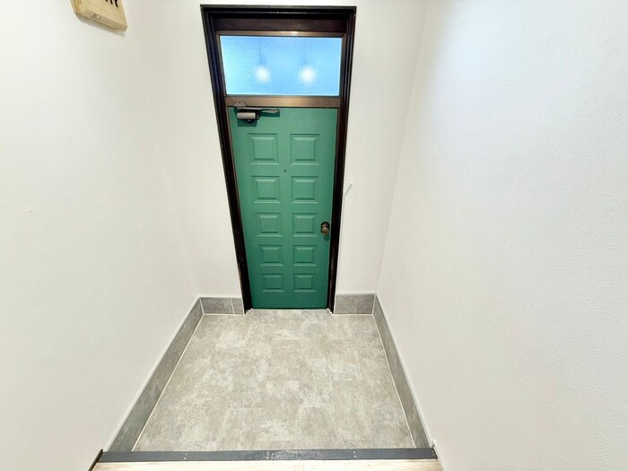 物件内観写真17　(玄関)