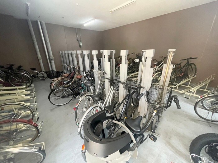 物件外観写真6　(駐輪場)