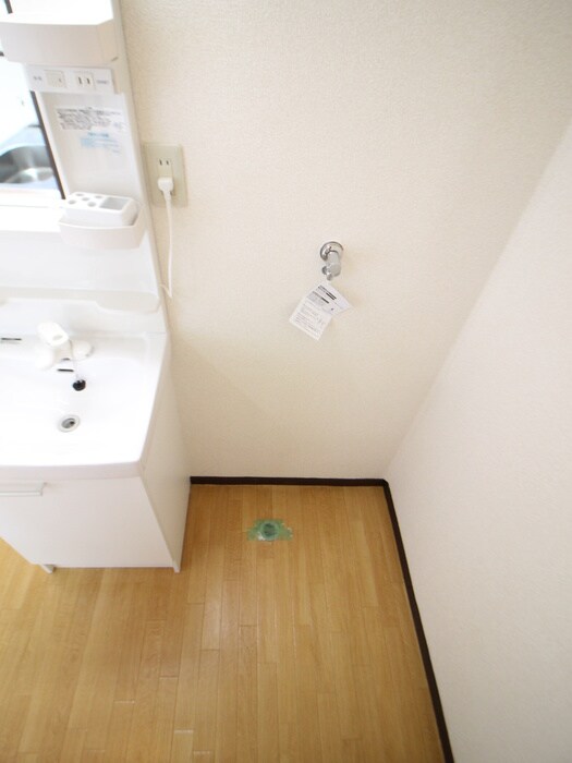 物件内観写真18　(洗濯機置場)