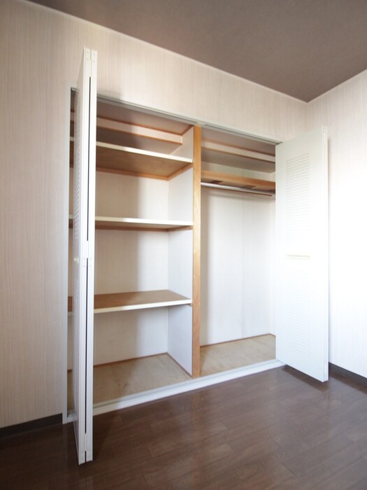 物件内観写真12　(収納)