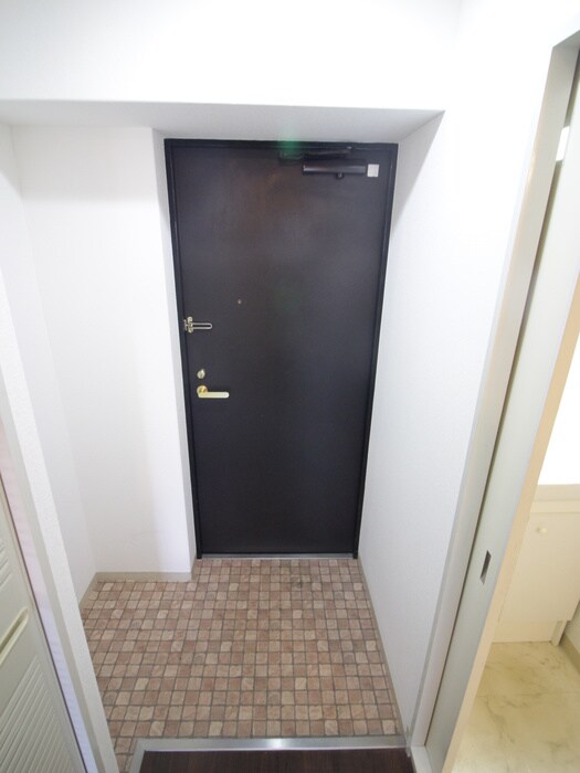 物件内観写真15　(玄関)