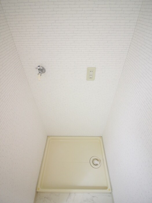 物件内観写真18　(洗濯機置場)