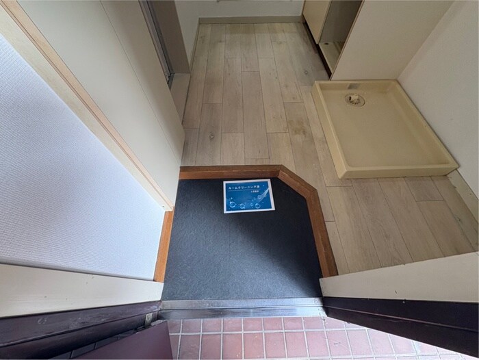 物件内観写真15　(玄関)