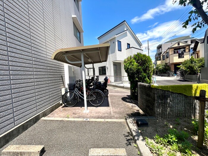 物件外観写真5　(駐輪場)
