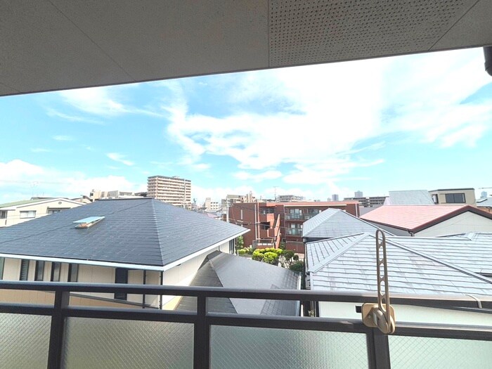物件内観写真16　(室内からの展望)