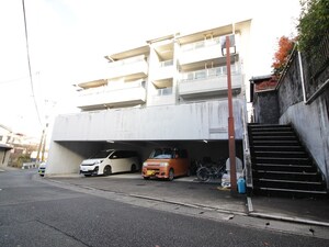 シャルムロイヤルマンション外観写真