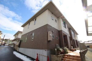 シャーメゾン川西北外観写真