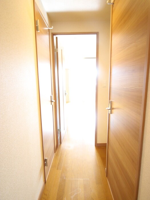 物件内観写真20　(廊下)