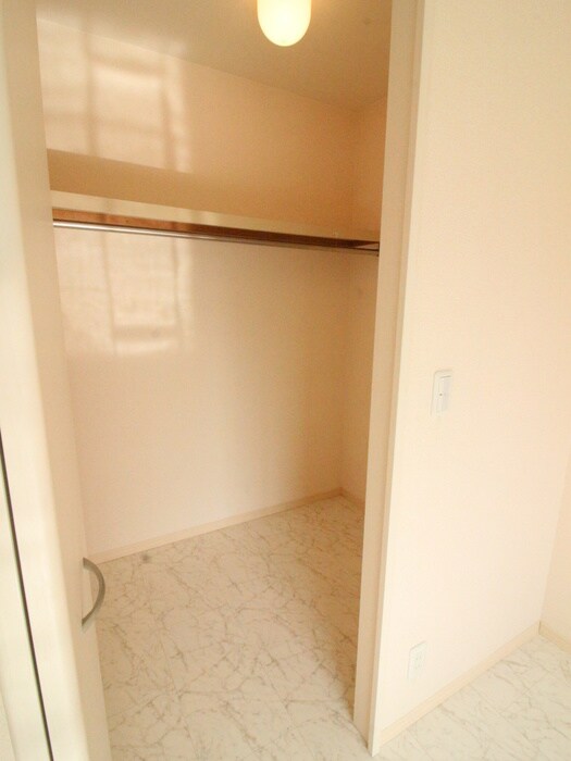 物件内観写真14　(収納)