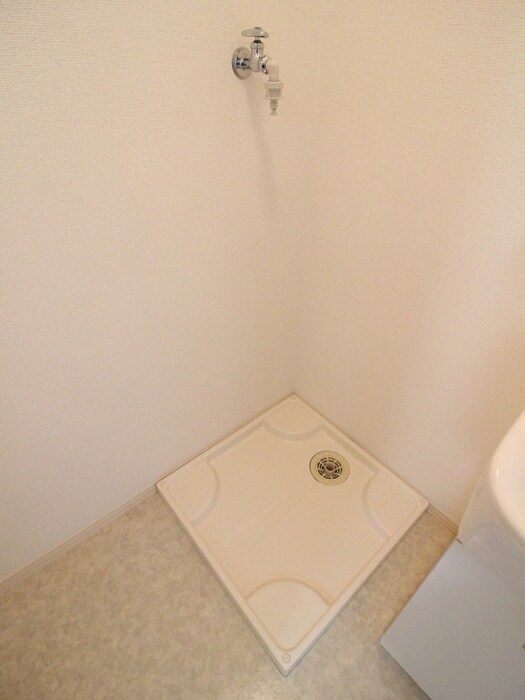 物件内観写真18　(洗濯機置場)