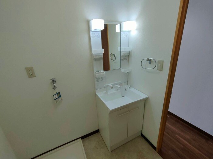 物件内観写真13　(洗面)