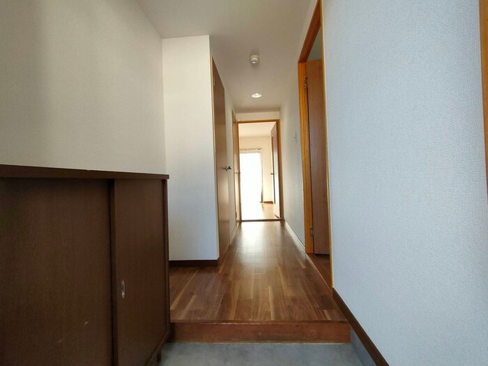 物件内観写真18　(玄関)