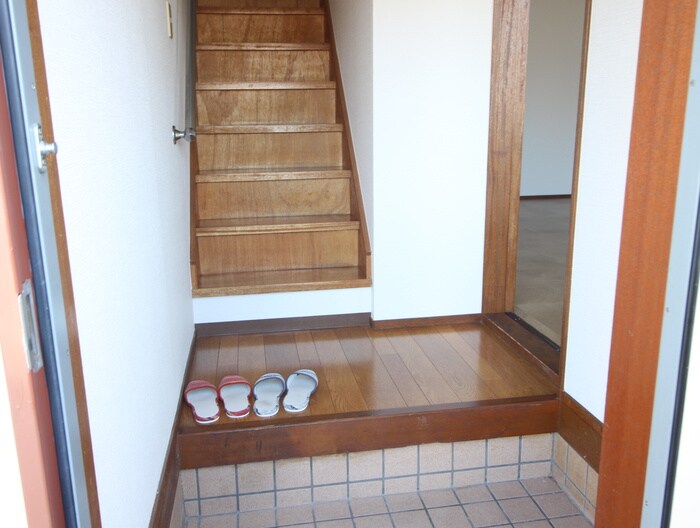 物件内観写真17　(玄関)